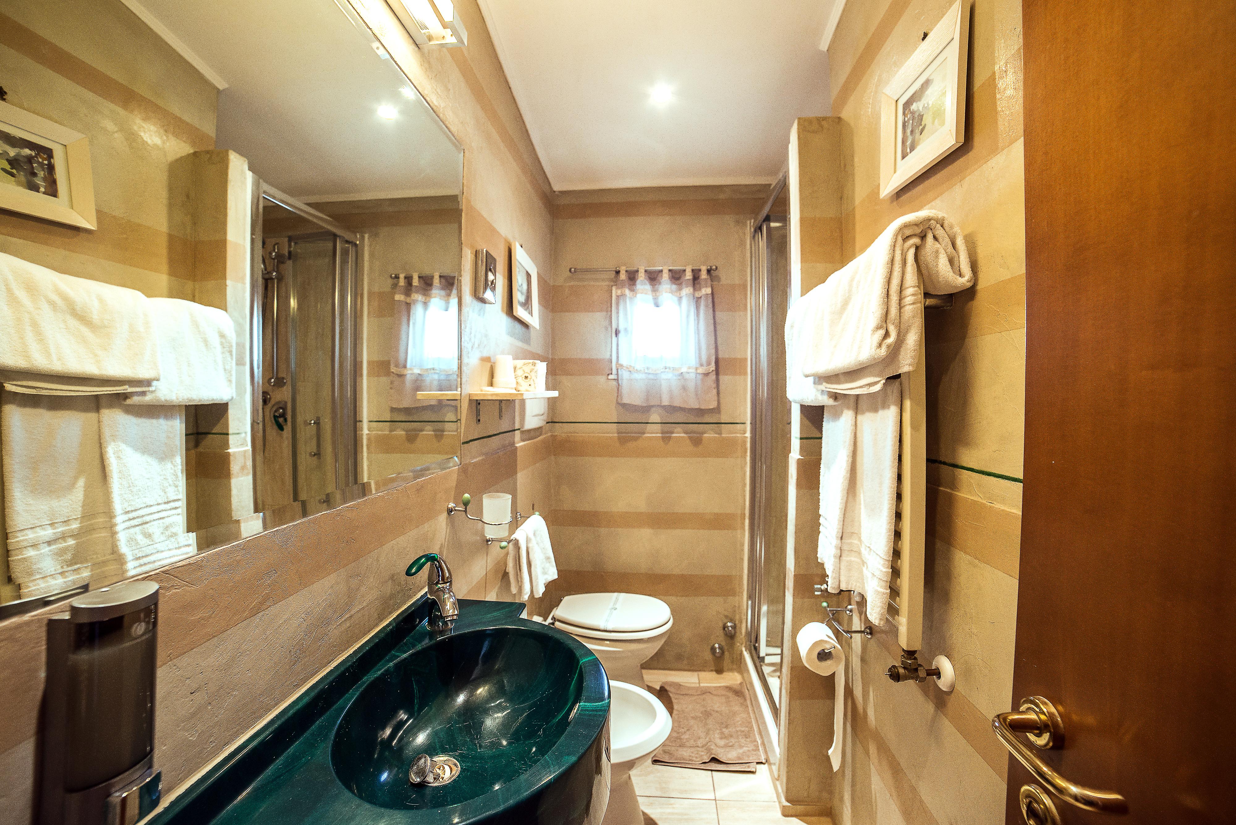 Kent Hotel 3*